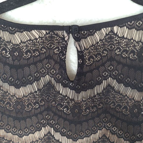 Loft | Lace Blouse Black & Tan sz Petite - Picture 3 of 5